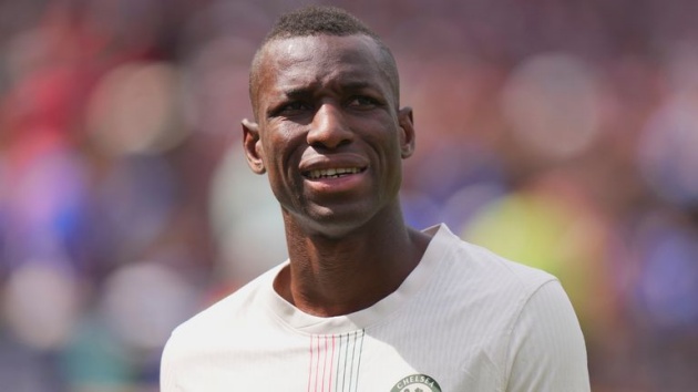 Tấm thẻ đỏ đắt giá: Jackson tự đạp đổ niềm tin tại Chelsea_695a678ee9692.jpeg