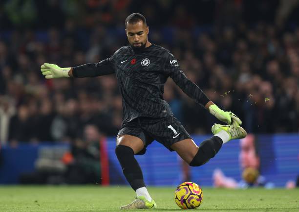 Thế tiến thoái lưỡng nan trong khung gỗ Chelsea_695a99097cb75.jpeg