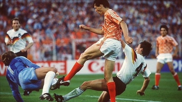 Van Basten bị người thầy cũ lừa dối_695cd29cd9d9b.jpeg