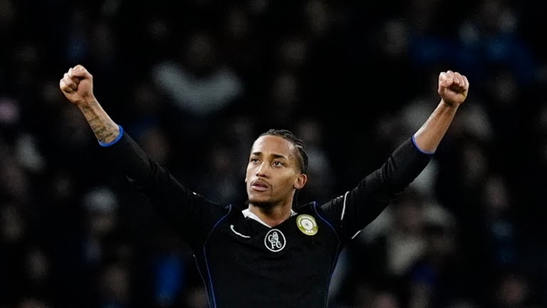 McTominay thất vọng nhìn Pedro loại Napoli khỏi C1_69832fee4848f.jpeg