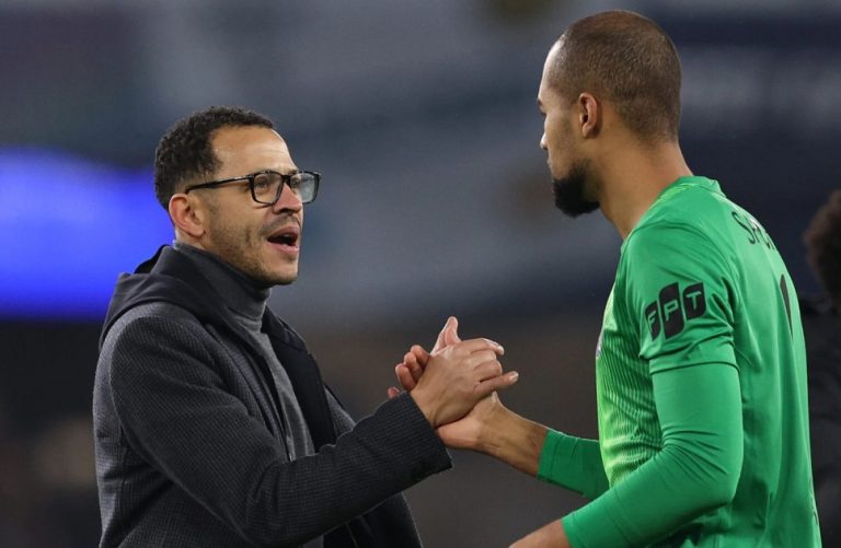 Rosenior chốt tương lai Sanchez tại Chelsea_698330ee5d852.jpeg