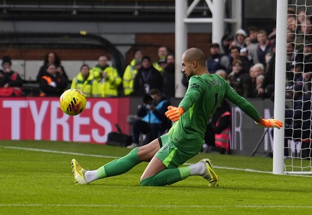 Sanchez sửa sai cho hàng thủ Chelsea bằng pha cứu thua xuất thần_698330dda6745.jpeg